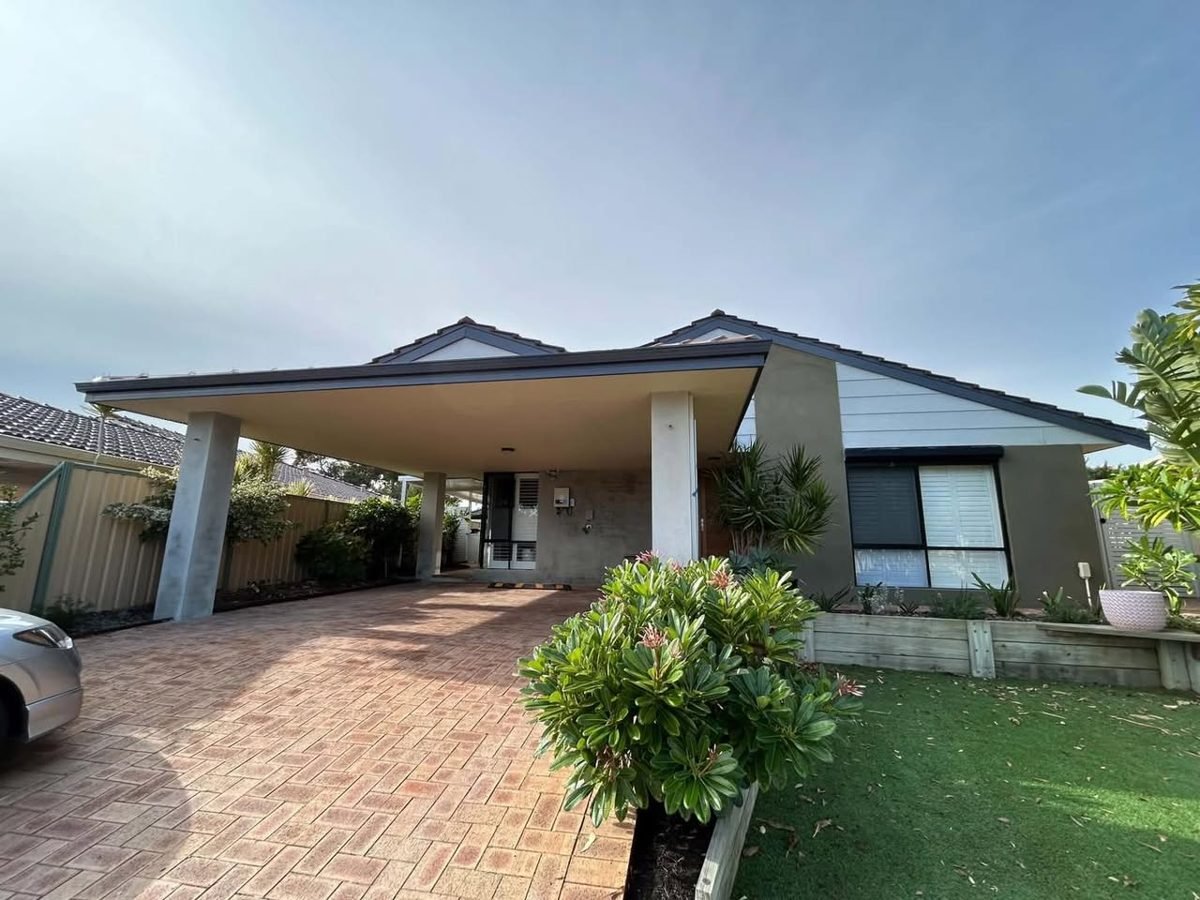 Cement & acrylic rendering in Perth in Perth by SKC Plastering